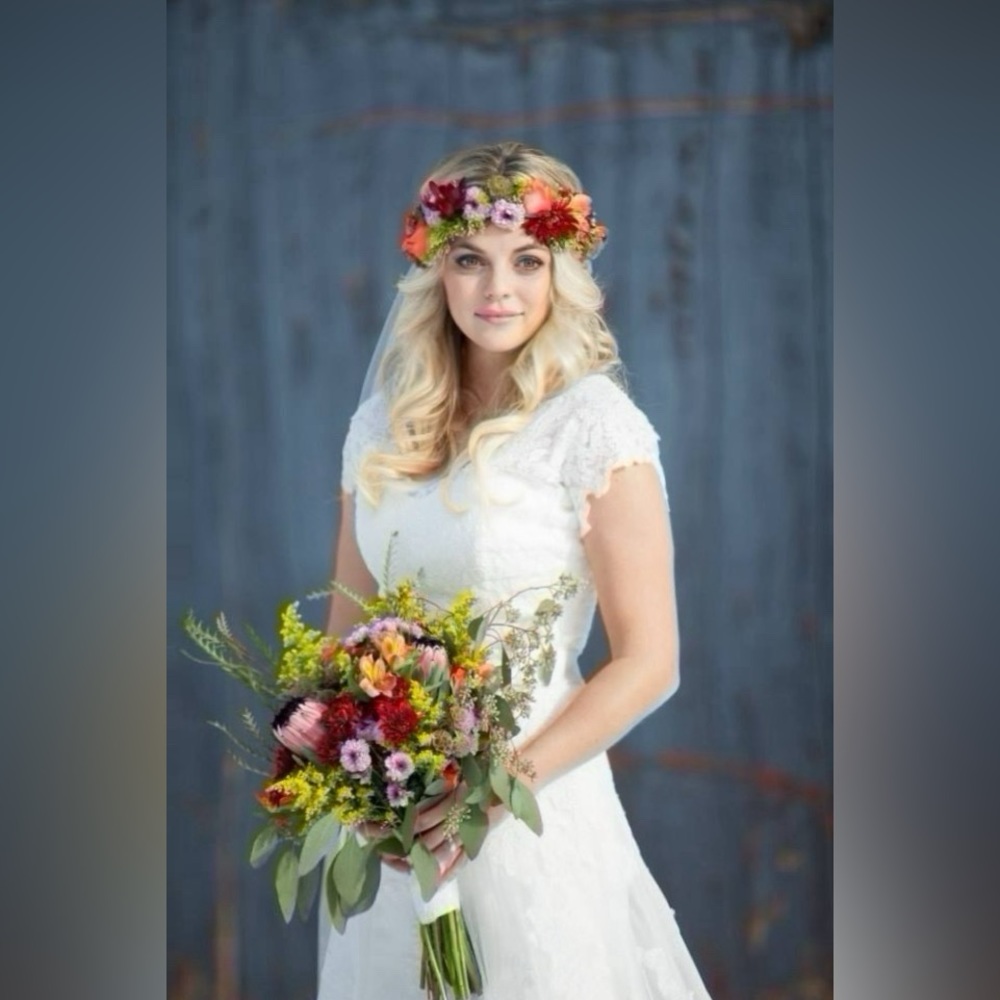 Excellent++ Condition: Couture Anjolique Satin and Lace Dress: perfect condition